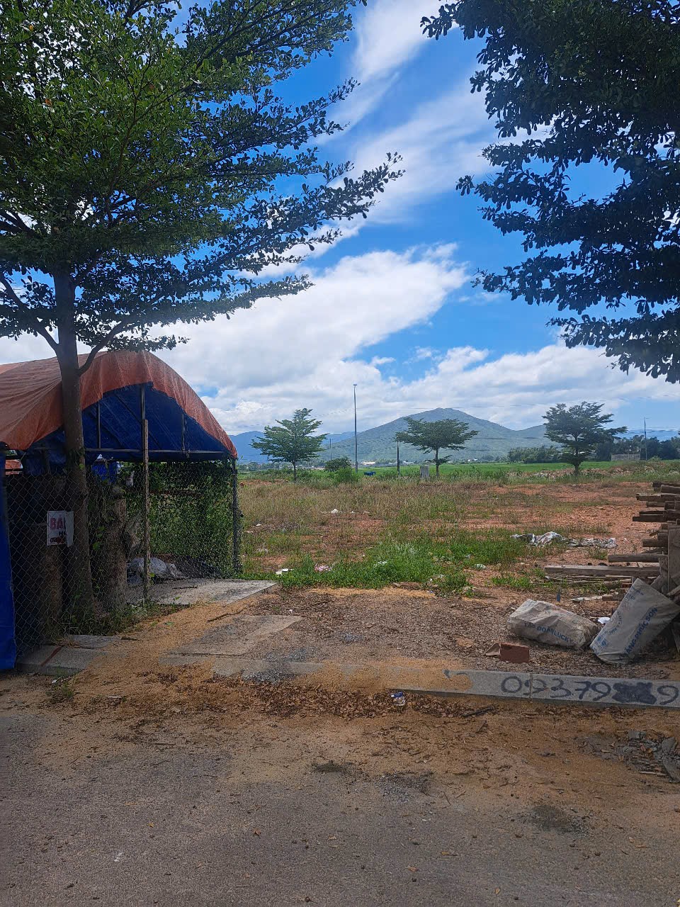 BÁN LÔ ĐẤT TẠI KHU E ĐÔNG BÀN THÀNH, P. AN NHƠN, GIA LAI ( MỚI) BÁN LÔ ĐẤT TẠI KHU E ĐÔNG BÀN THÀNH, P. AN NHƠN, GIA LAI ( MỚI)