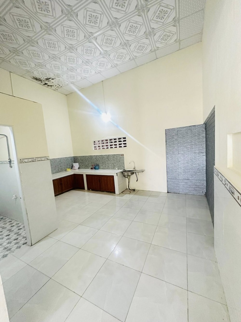 BÁN CĂN NHÀ CẤP 4 MỚI TẠI MẶT TIỀN ĐƯỜNG TĂNG BẠT HỔ ( TỔ 1, KIM CHÂU), P. BÌNH ĐỊNH